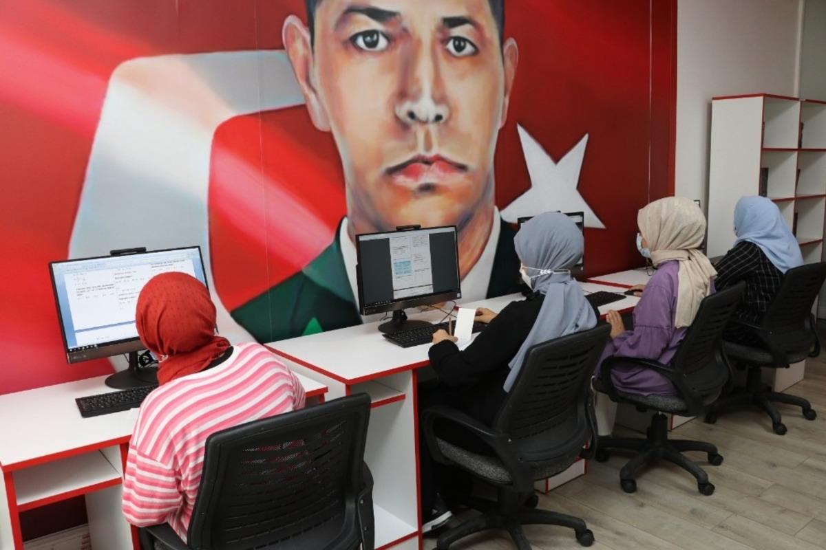 Sultanbeyli&rsquo;de Tematik Bilgi ve &Ouml;ğrenme Merkezleri EBA Destek Noktalarına d&ouml;n&uuml;şt&uuml;r&uuml;ld&uuml;