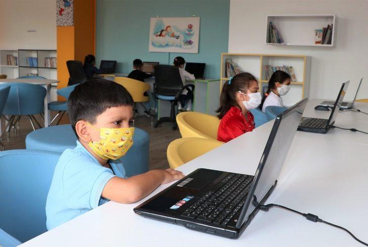 Sultanbeyli’de Tematik Bilgi ve Öğrenme Merkezleri EBA Destek Noktalarına dönüştürüldü G2