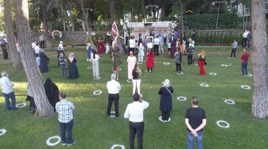 Korona döneminde sosyal mesafeli kır nikahlarına yoğun ilgi