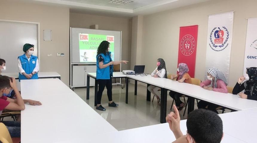 Verimli ve etkili ders çalışma teknikleri anlatıldı