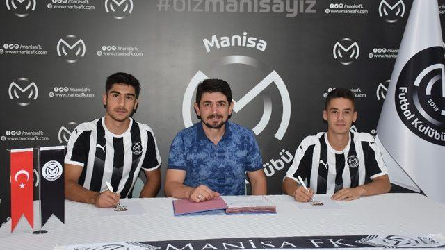 Manisa FK’dan çifte imza