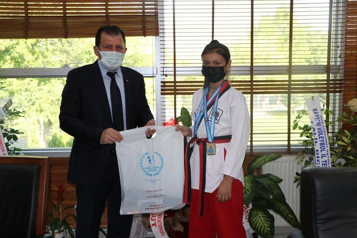 Şampiyon Taekwondocular Kabakçı’yı ziyaret etti G2