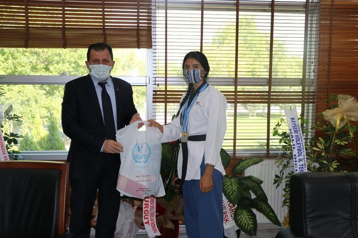 Şampiyon Taekwondocular Kabakçı’yı ziyaret etti G4