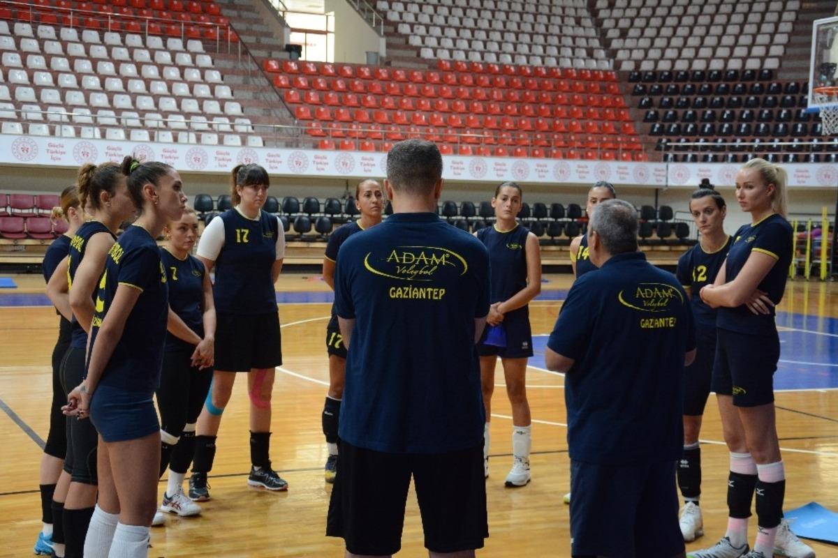Adam Voleybol&rsquo;da tempo arttı
