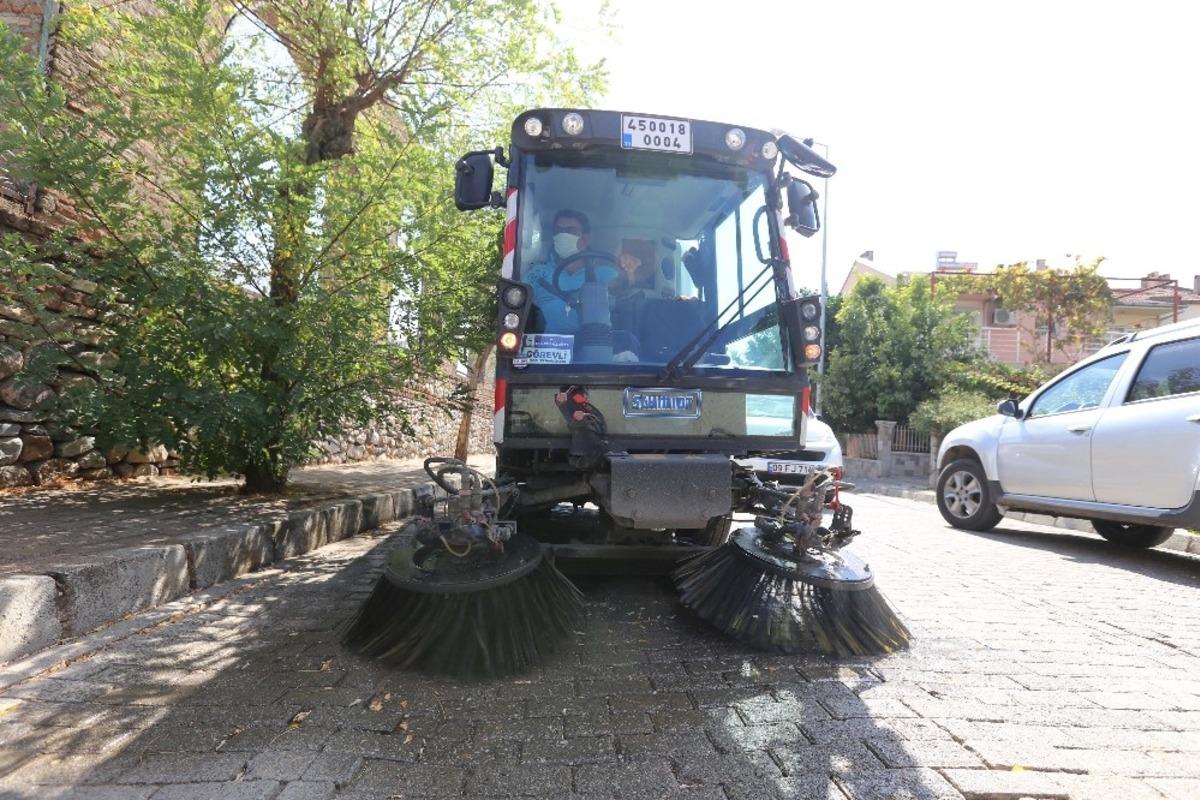 Efeler Belediyesi Kemer Mahallesi&rsquo;nde temizlik &ccedil;alışması yaptı
