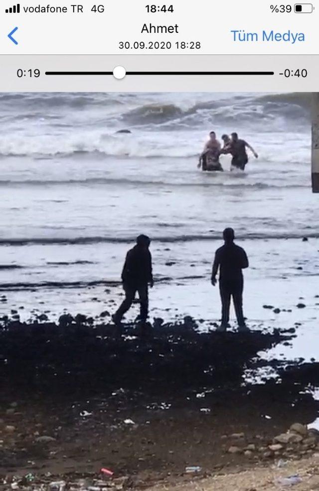 Giresun’da denize atlayarak intihar etmek isteyen şahsı bekçi ve polisler kurtardı