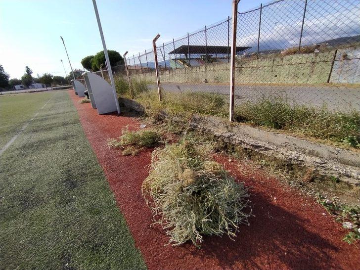 Balıkesir’de spor sahalarına bakım yapılıyor G4