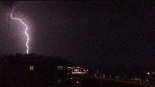 Artvin’de yıldırım geceyi böyle aydınlandı