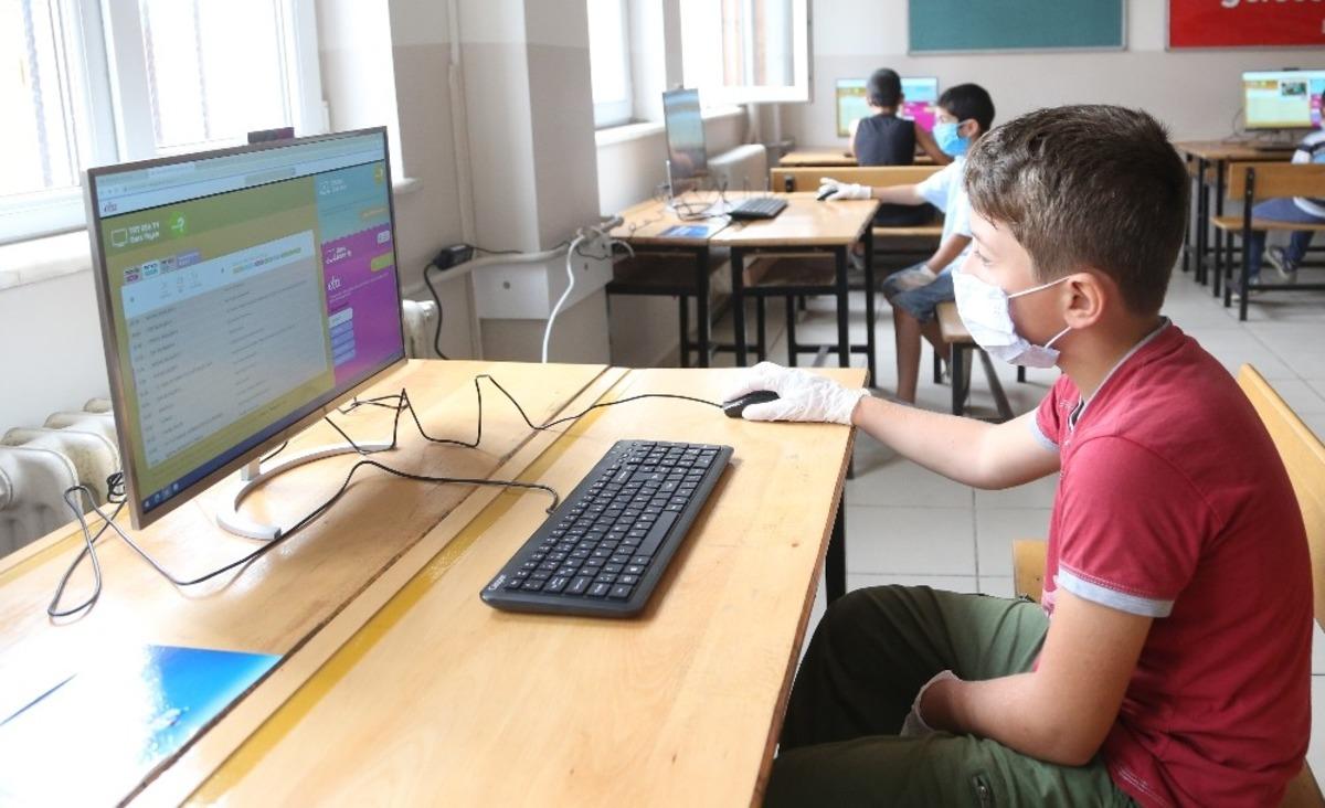 Sultanbeyli Belediyesi&rsquo;nden eğitime destek