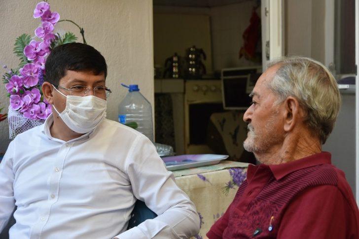 Başkan Özcan asırlık çınarları unutmadı Aydın Haberleri