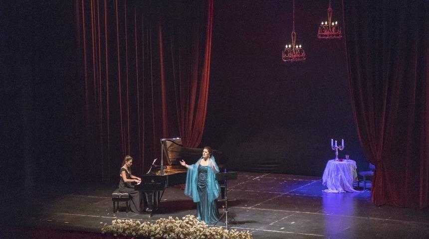 Opera sahnesinde Rus bestecileri konseri