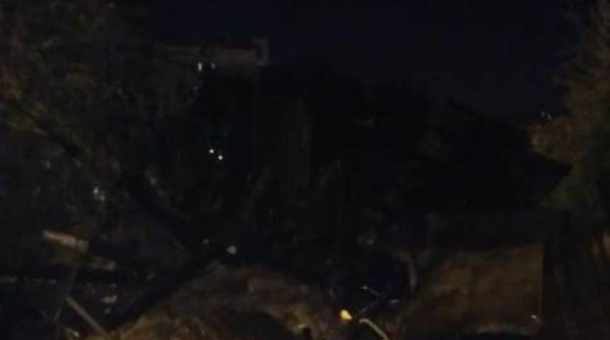 Metruk binada yangın