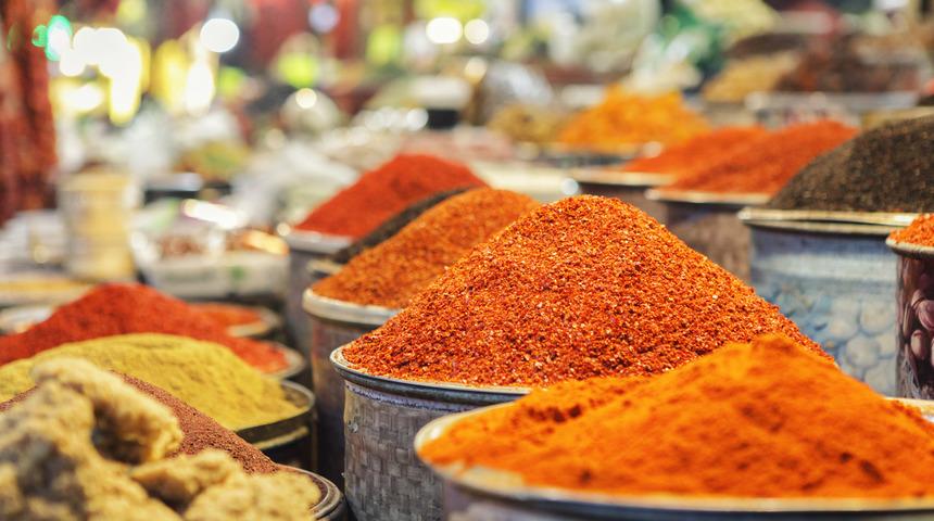 İçine demir tozu bile katıyorlar! Baharattaki hileyi anlamak için...