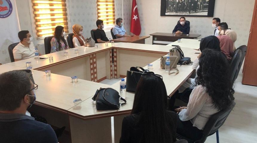 Samsat&rsquo;ta aday &ouml;ğretmenlere kurumlar tanıtıldı