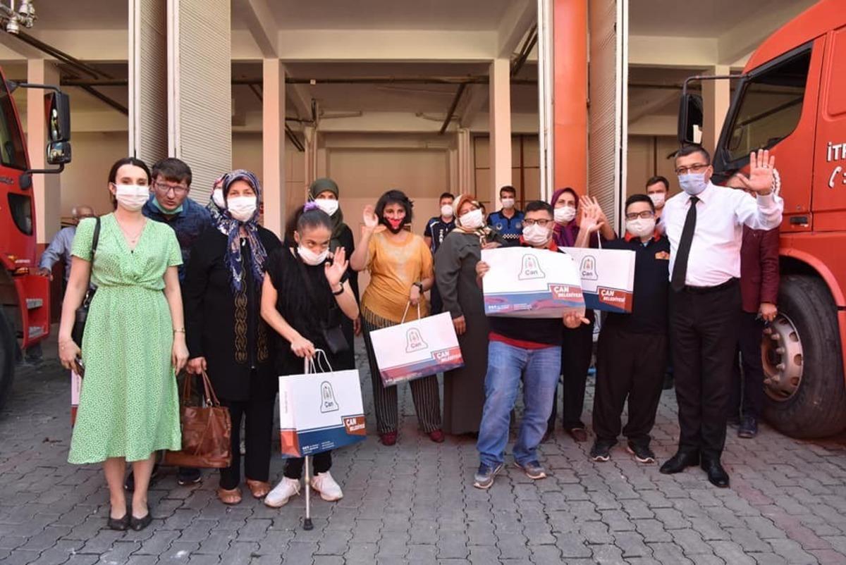 &Ouml;zel &ccedil;ocuklar itfaiye eri oldu