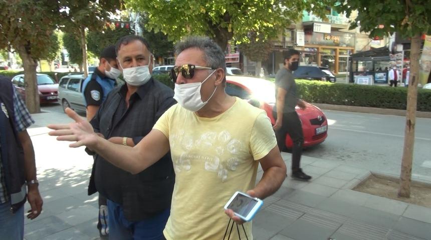 Maske takmadığı i&ccedil;in ceza kesen polise beddua etti