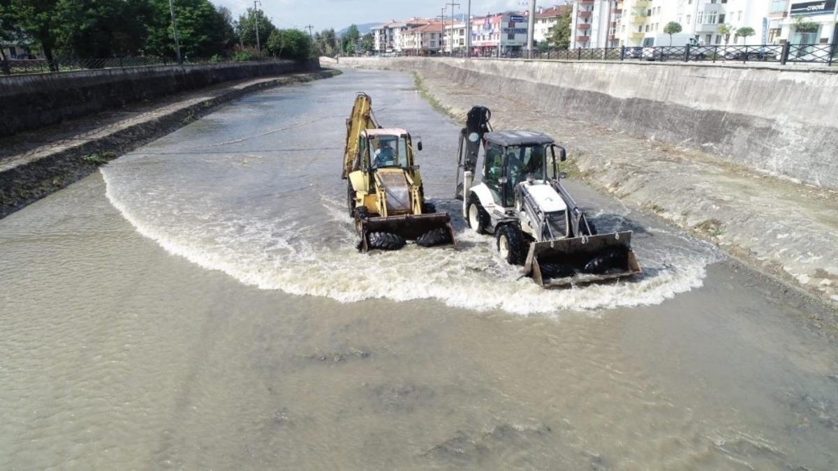 Asar deresinde s&uuml;rekli temizlik yapılacak