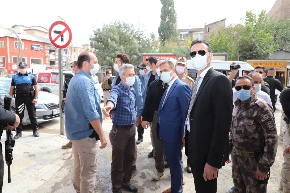 Vali Akbıyık&rsquo;tan yolcu ve s&uuml;r&uuml;c&uuml;lere uyarı