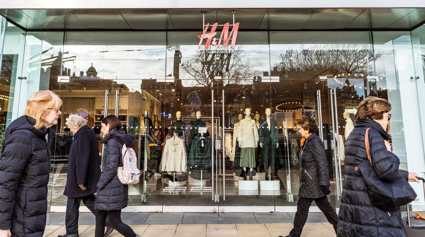 Perakende devi H&M yüzlerce mağazasını kapatacak