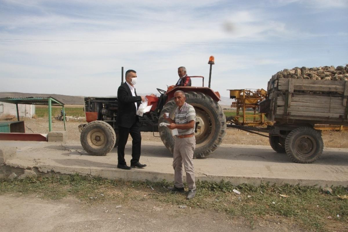 Başkan Kılı&ccedil;&rsquo;tan pancar &uuml;reticilerine maske