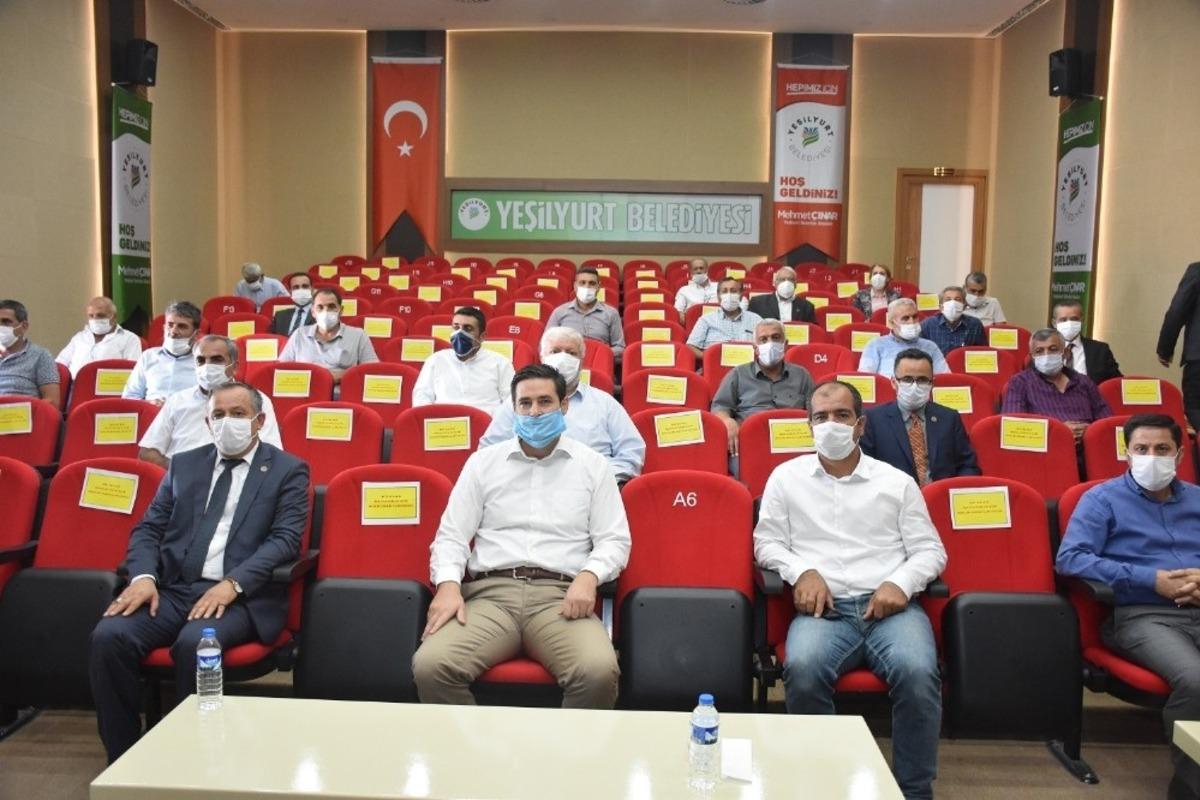 Yeşilyurt&rsquo;ta muhtarlara &lsquo;Covid-19&rsquo; tedbirleri anlatıldı
