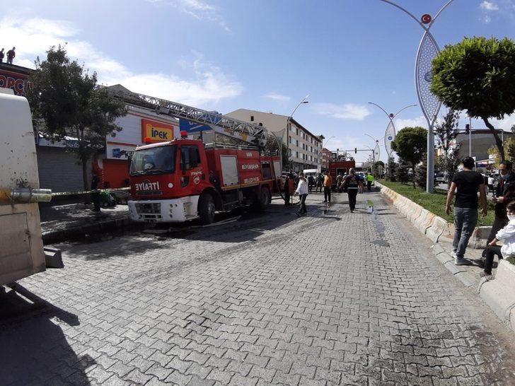 Çaldıran’da korkutan yangın G3