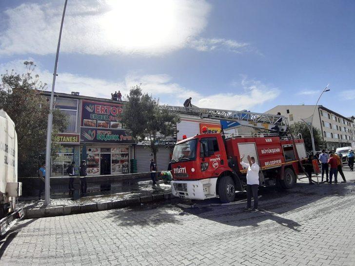 Çaldıran’da korkutan yangın G5