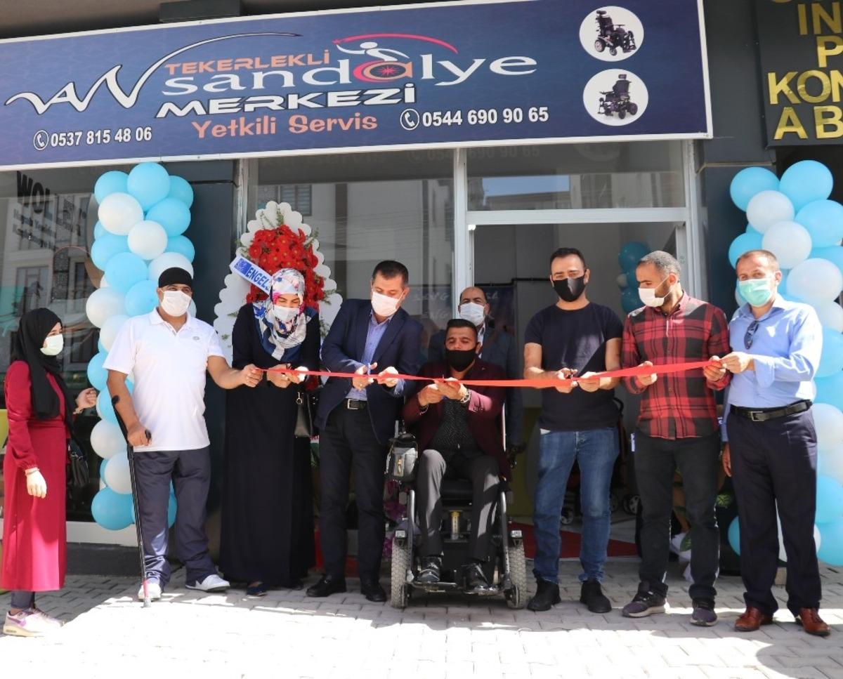 Van&rsquo;da bedensel engelli vatandaş tekerlekli sandalye merkezi a&ccedil;tı