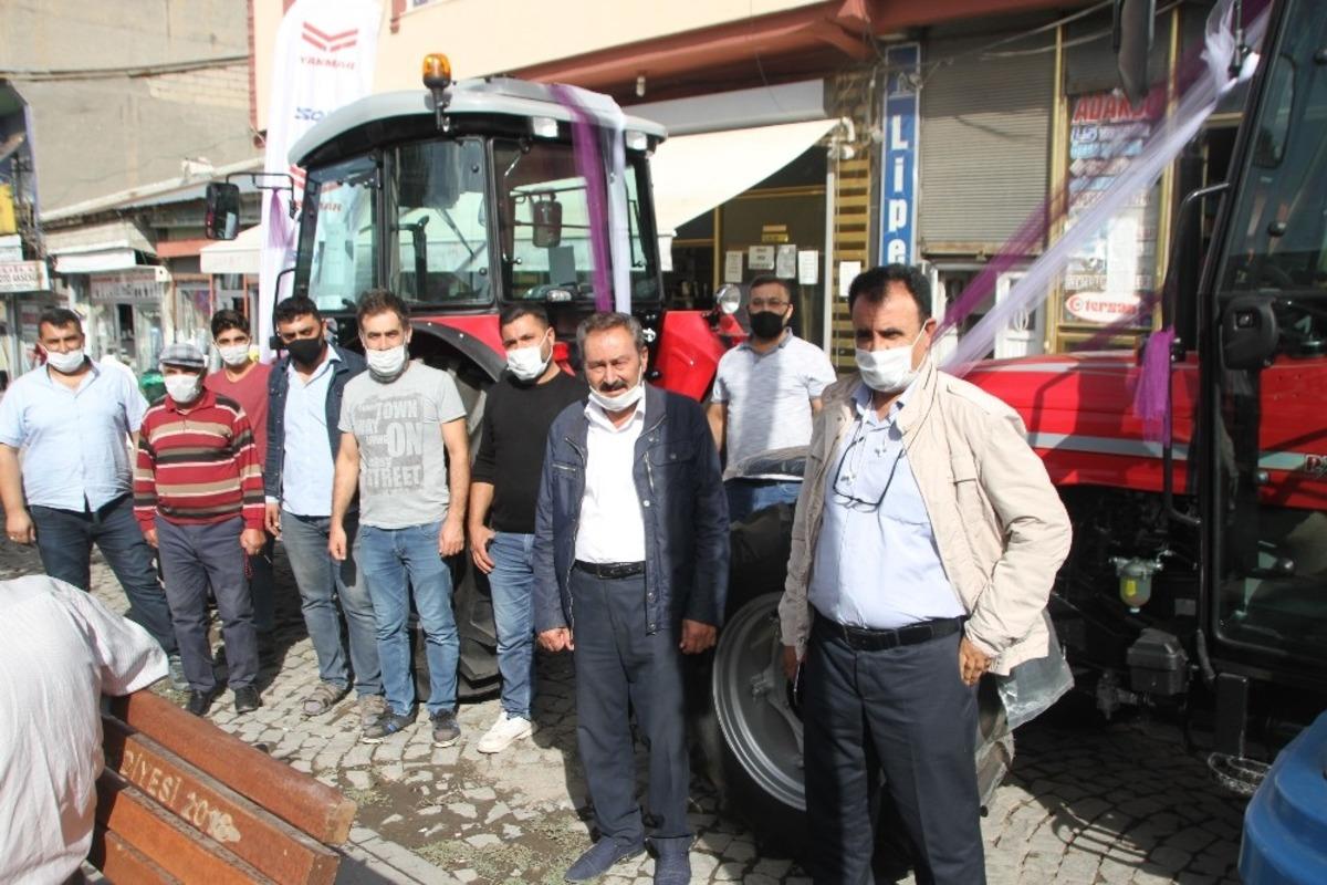 Malazgirt&rsquo;te &lsquo;Solis&rsquo; marka trakt&ouml;r&uuml;n bayiliği a&ccedil;ıldı