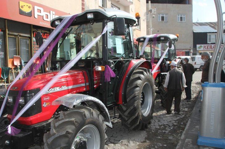 Malazgirt’te ‘Solis’ marka traktörün bayiliği açıldı G2