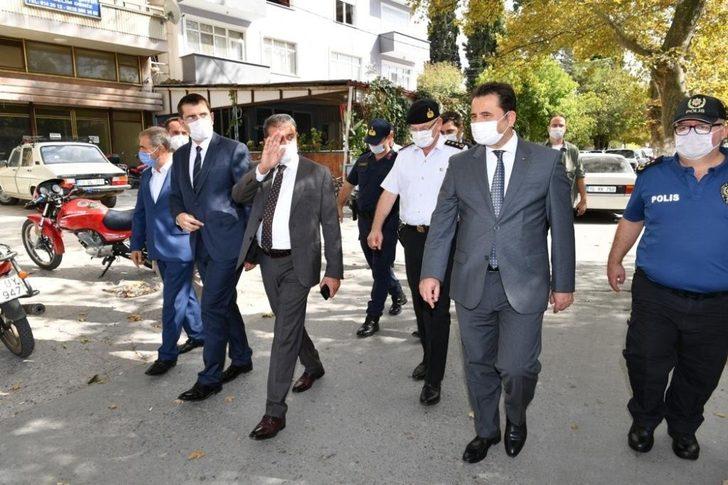 Vali Şıldak, Bigadiç’te sosyal mesafe uyarısı yaptı G4