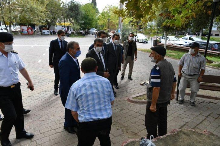 Vali Şıldak, Bigadiç’te sosyal mesafe uyarısı yaptı G5