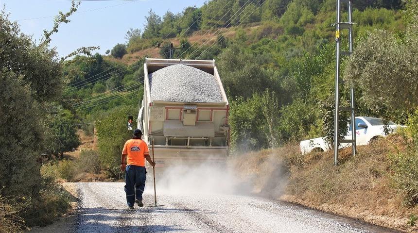 Mersin&rsquo;de mahalle grup yolları asfaltlanıyor