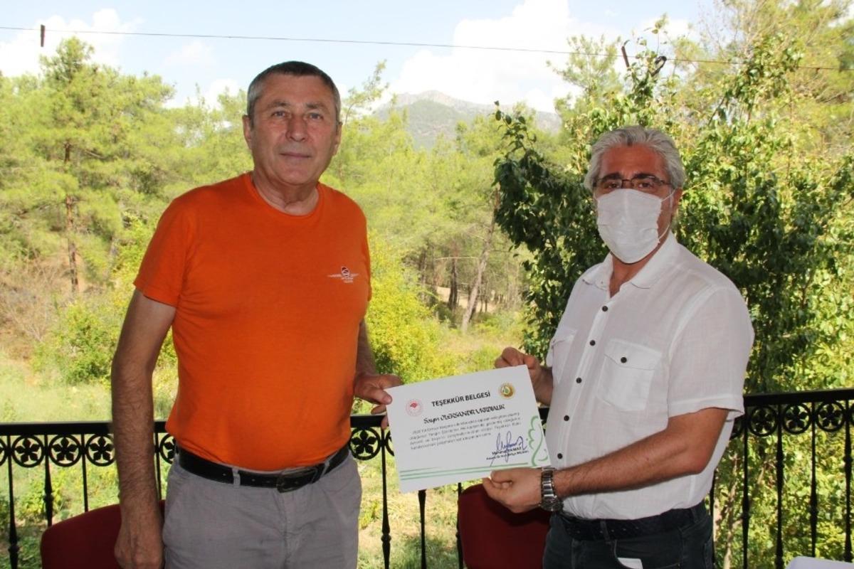 Orman B&ouml;lge M&uuml;d&uuml;r&uuml; Yılmaz&rsquo;dan helikopter ekibine teşekk&uuml;r