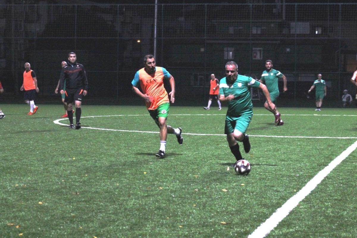 Yalova Master Takımı g&ouml;z&uuml;n&uuml; şampiyonluğa dikti