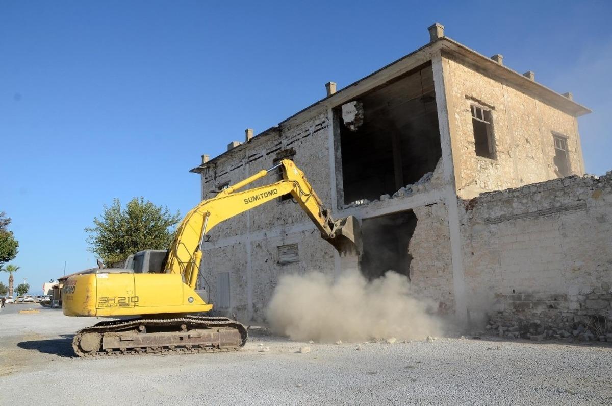 Kuşadası&rsquo;nda eski Tariş arazisindeki proje i&ccedil;in ilk adım atıldı