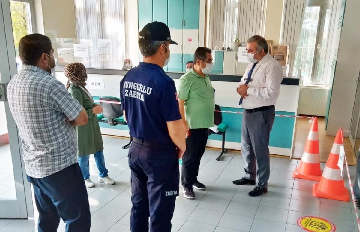 Sungurlu&rsquo;da koronavir&uuml;s denetimleri s&uuml;r&uuml;yor