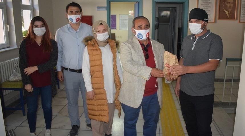 Sağlık &ccedil;alışanlarına moral ziyareti