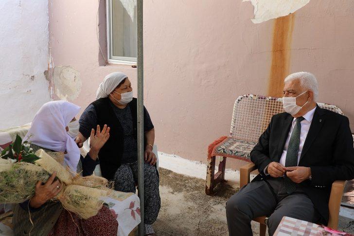 Başkan Gürün’den koca çınarlara ziyaret G2