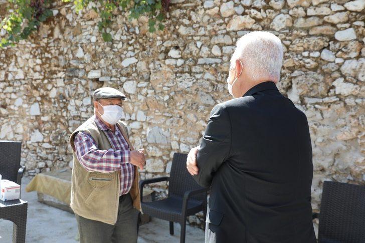 Başkan Gürün’den koca çınarlara ziyaret G3