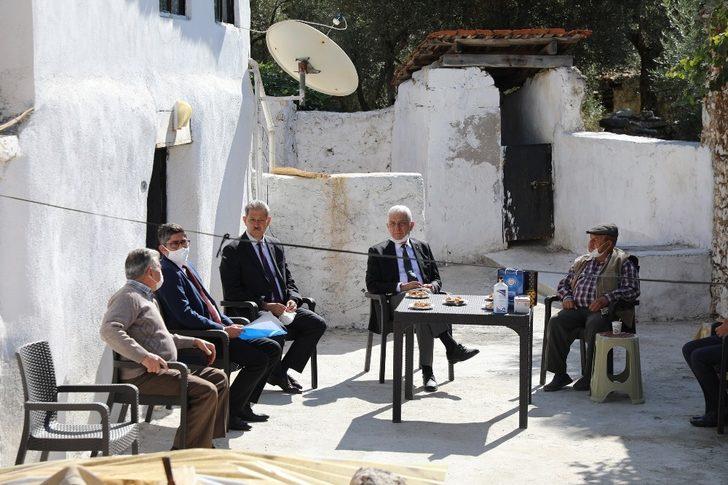 Başkan Gürün’den koca çınarlara ziyaret G5