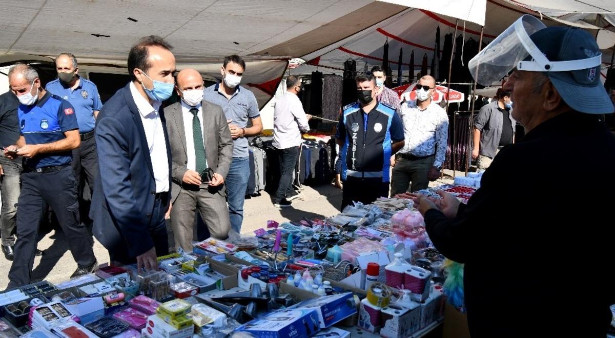 Semt pazarında korona denetimi
