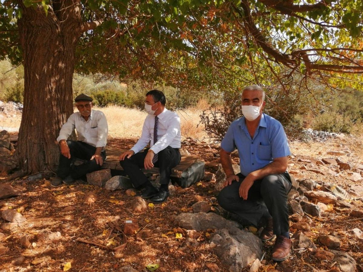 Kaymakam Arslan yaşlı vatandaşı evinde ziyaret etti