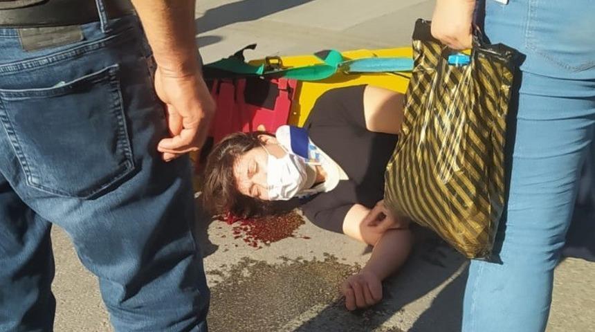 Karşıdan karşıya geçen yaya otomobil çarptı