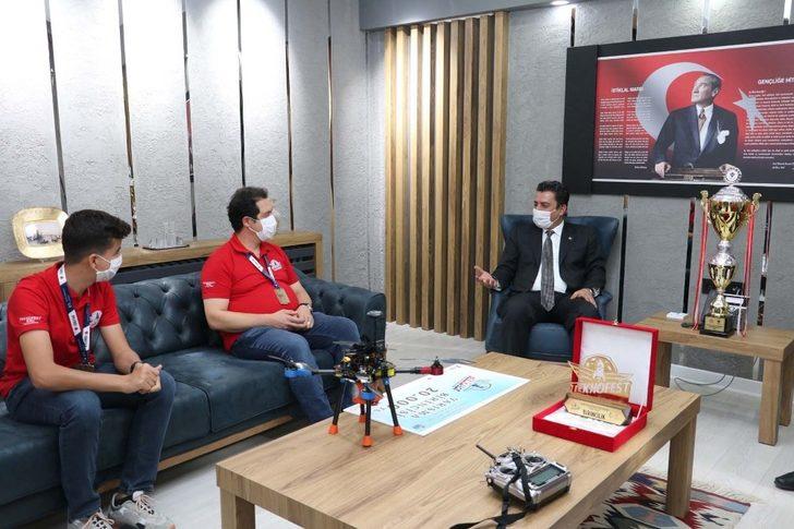 Türkiye birincisi öğrencilerden Savaşçı’ya ziyaret G5