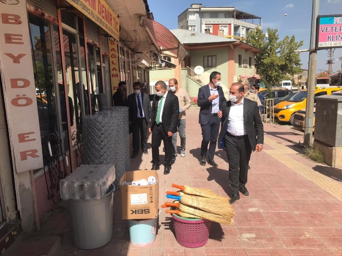 Gevaş&rsquo;ta korona vir&uuml;s denetimleri