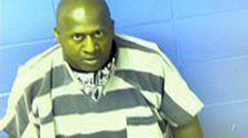 Uyuşturucu bağımlısı papaz, 21 aylık bebeğe şeytan &ccedil;ıkarma ayini yaptı 