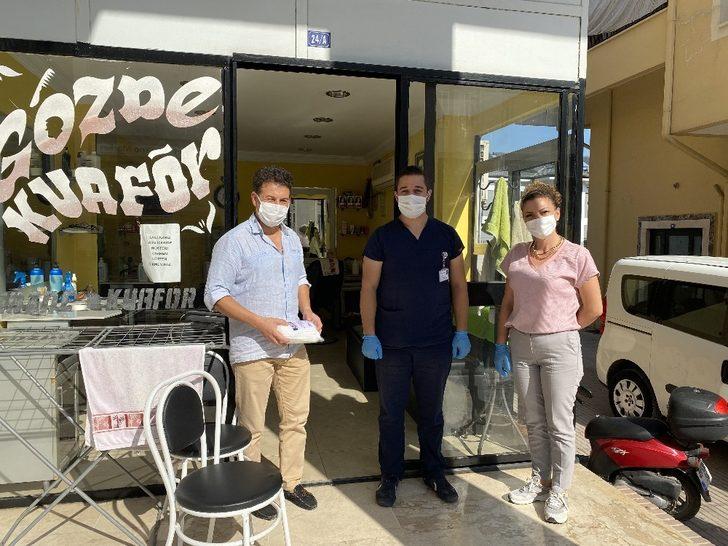 Kemer Belediyesi’nden kuaför ve berberlere hijyen seti G2