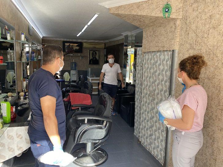 Kemer Belediyesi’nden kuaför ve berberlere hijyen seti G3