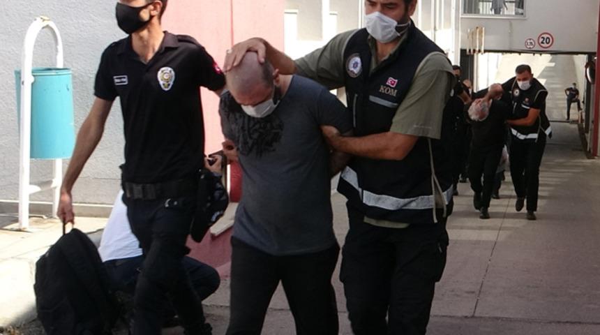 Hedeflerinde iş adamları vardı! 'Sihirbaz' yakayı ele verdi